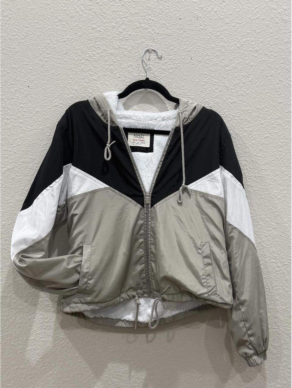 Ashley by 26 International women’s windbreaker | small